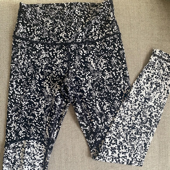 Lululemon Leggings - Picture 1 of 6